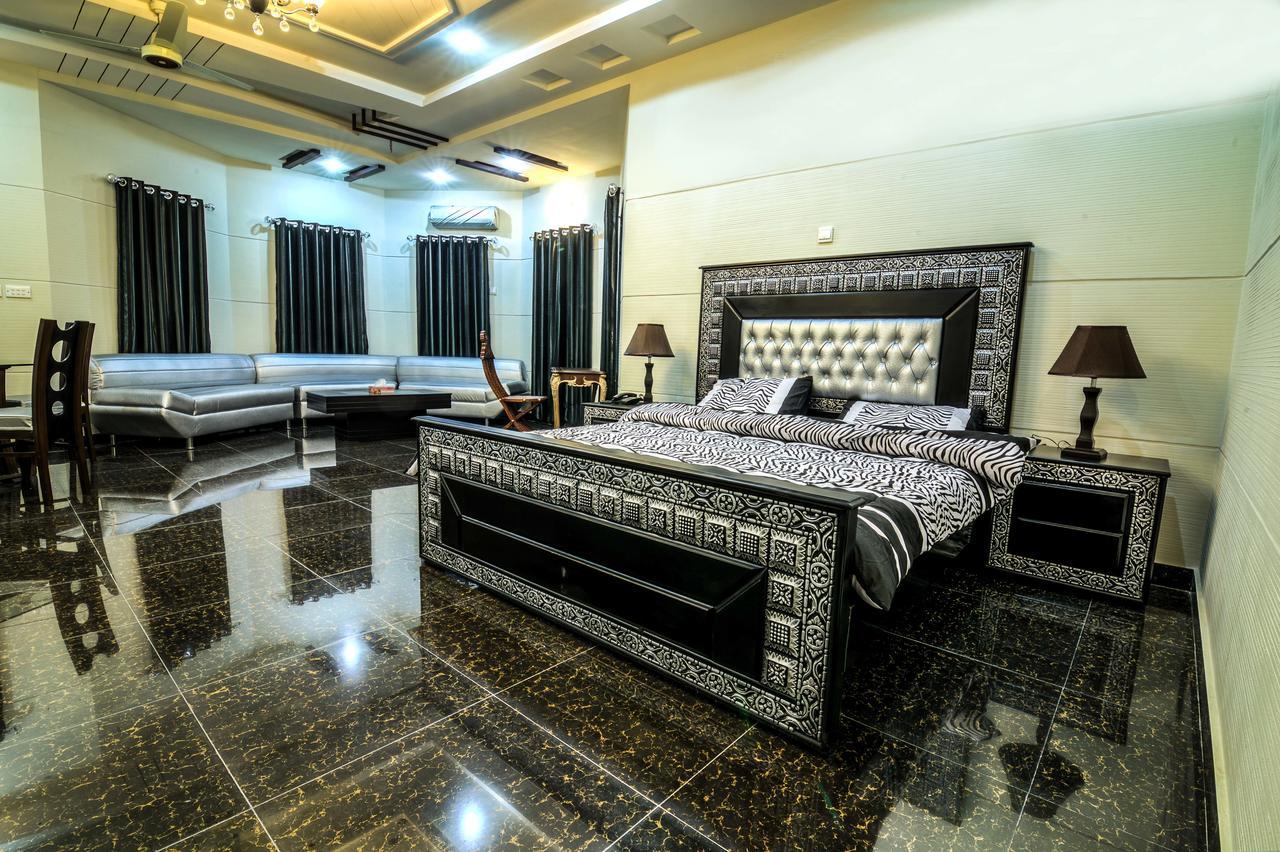 Midway Hotel & Restaurant Sadiqabad Εξωτερικό φωτογραφία