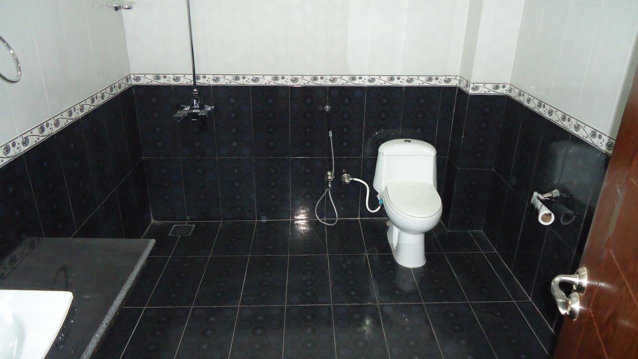 Midway Hotel & Restaurant Sadiqabad Εξωτερικό φωτογραφία