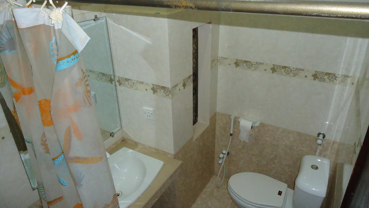 Midway Hotel & Restaurant Sadiqabad Εξωτερικό φωτογραφία