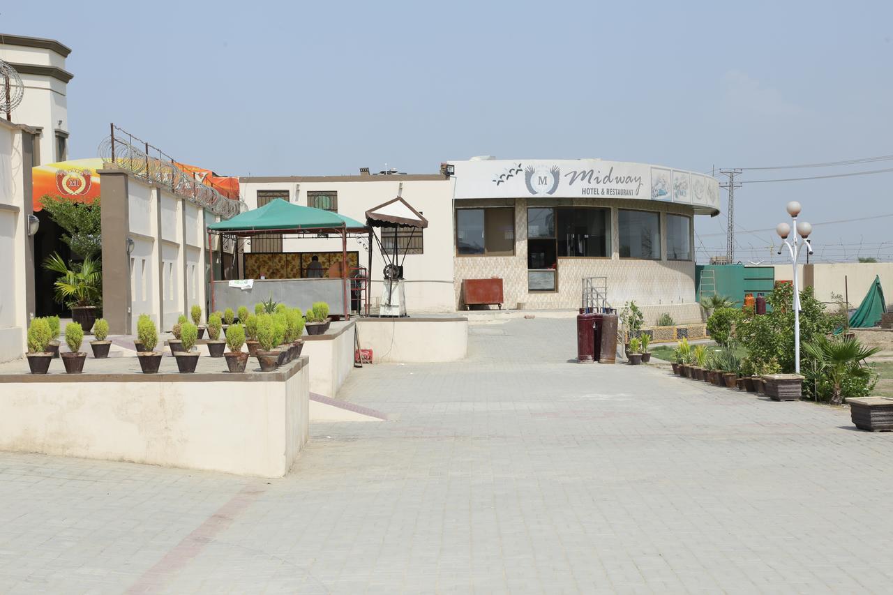 Midway Hotel & Restaurant Sadiqabad Εξωτερικό φωτογραφία
