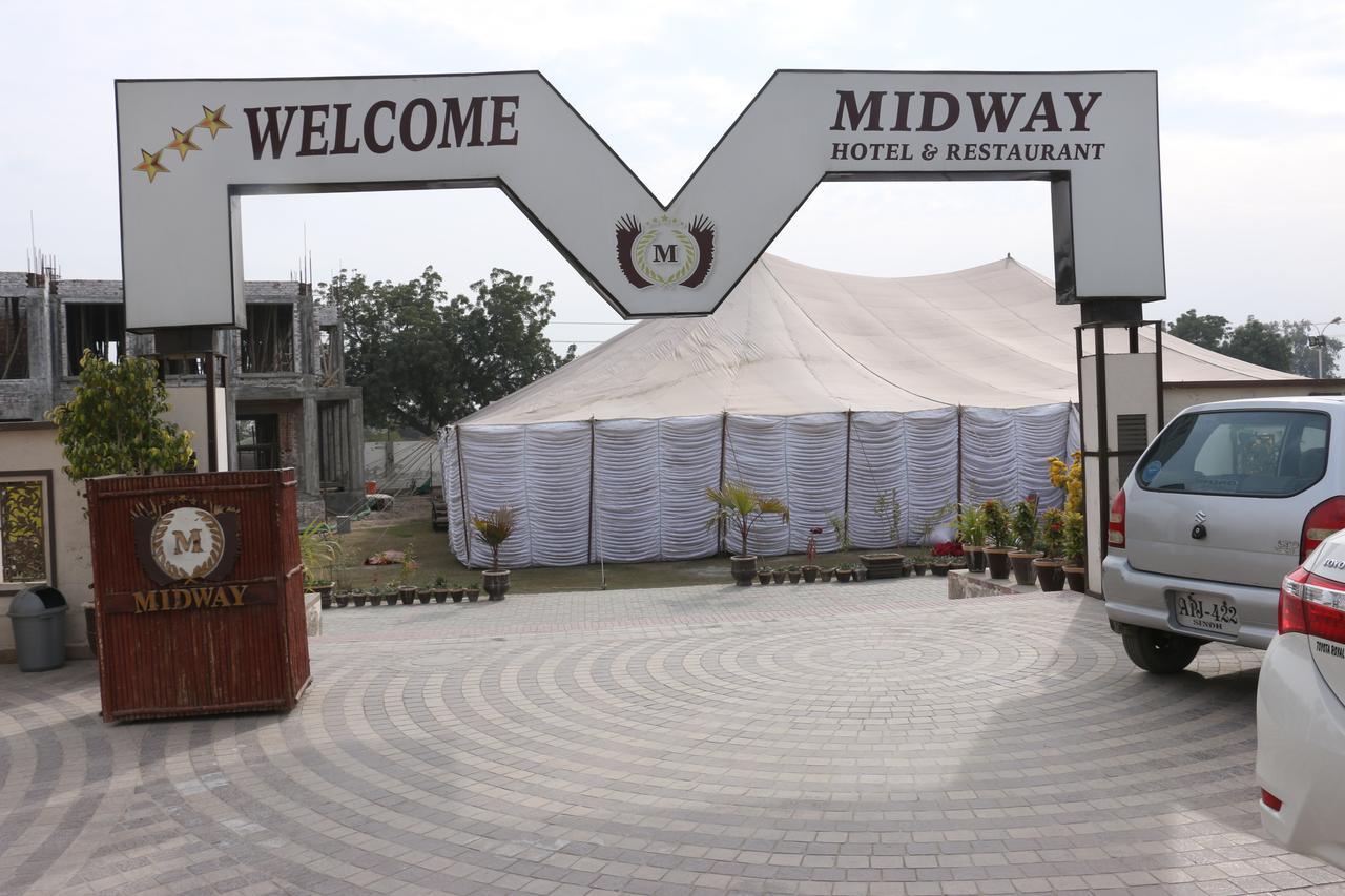 Midway Hotel & Restaurant Sadiqabad Εξωτερικό φωτογραφία