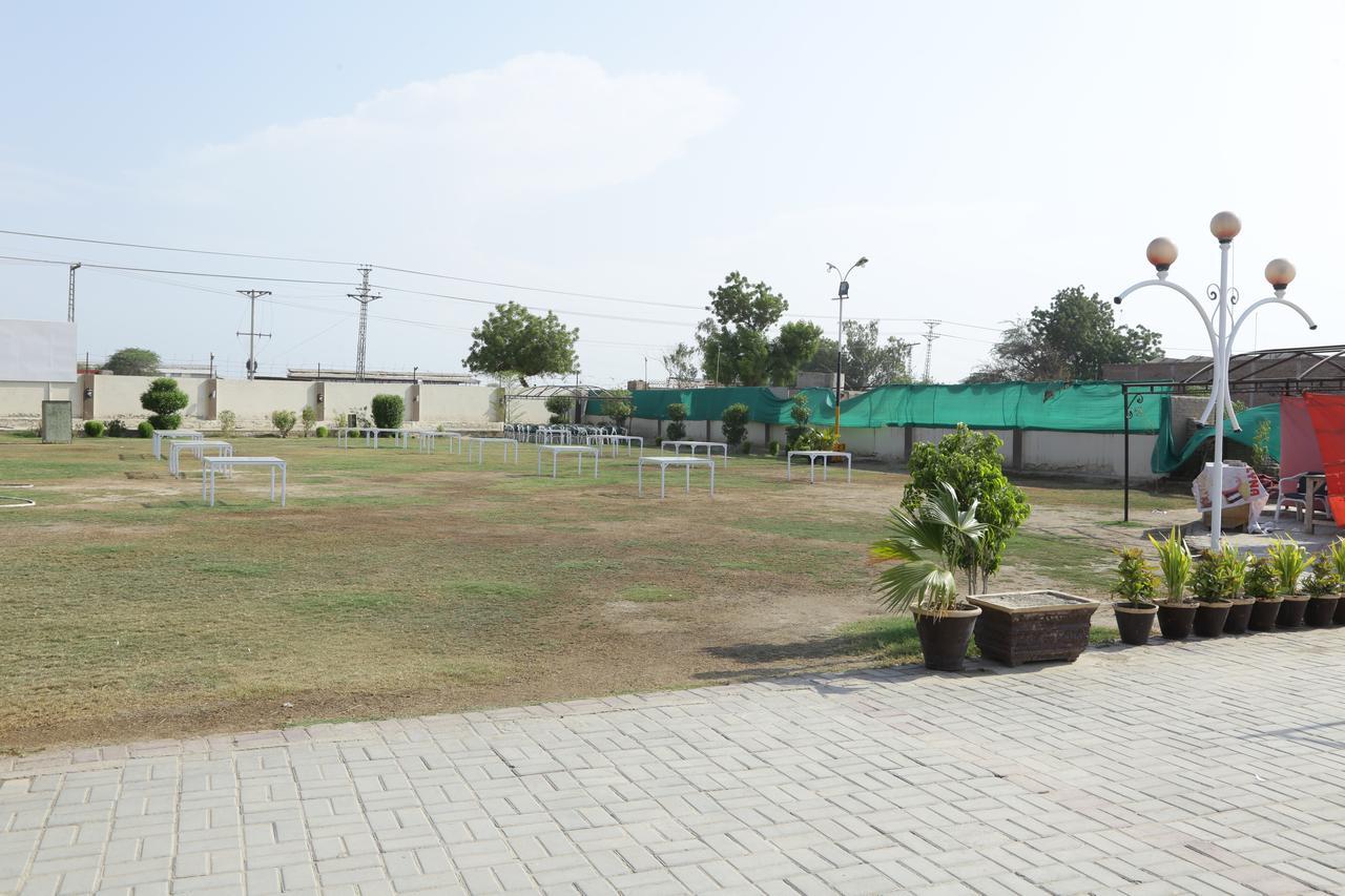 Midway Hotel & Restaurant Sadiqabad Εξωτερικό φωτογραφία
